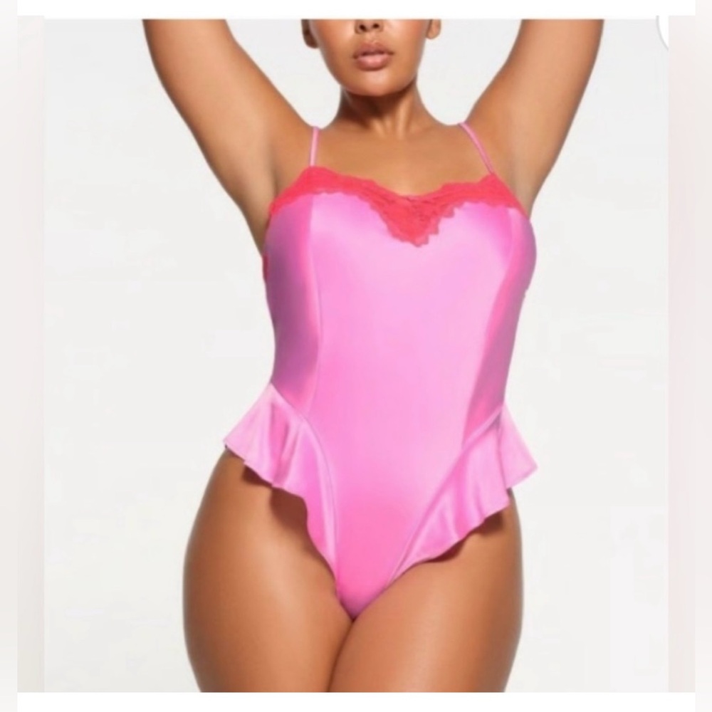 SKIMS Intimates Stretch Satin Lace Teddy Bodysuit Neon Orchid Size Small NWT